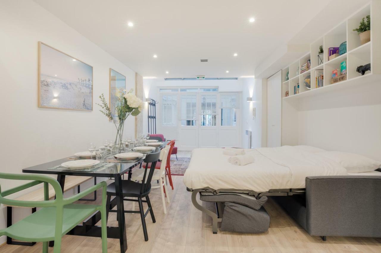 Loft Design For 8 People In Heart Of Appartement