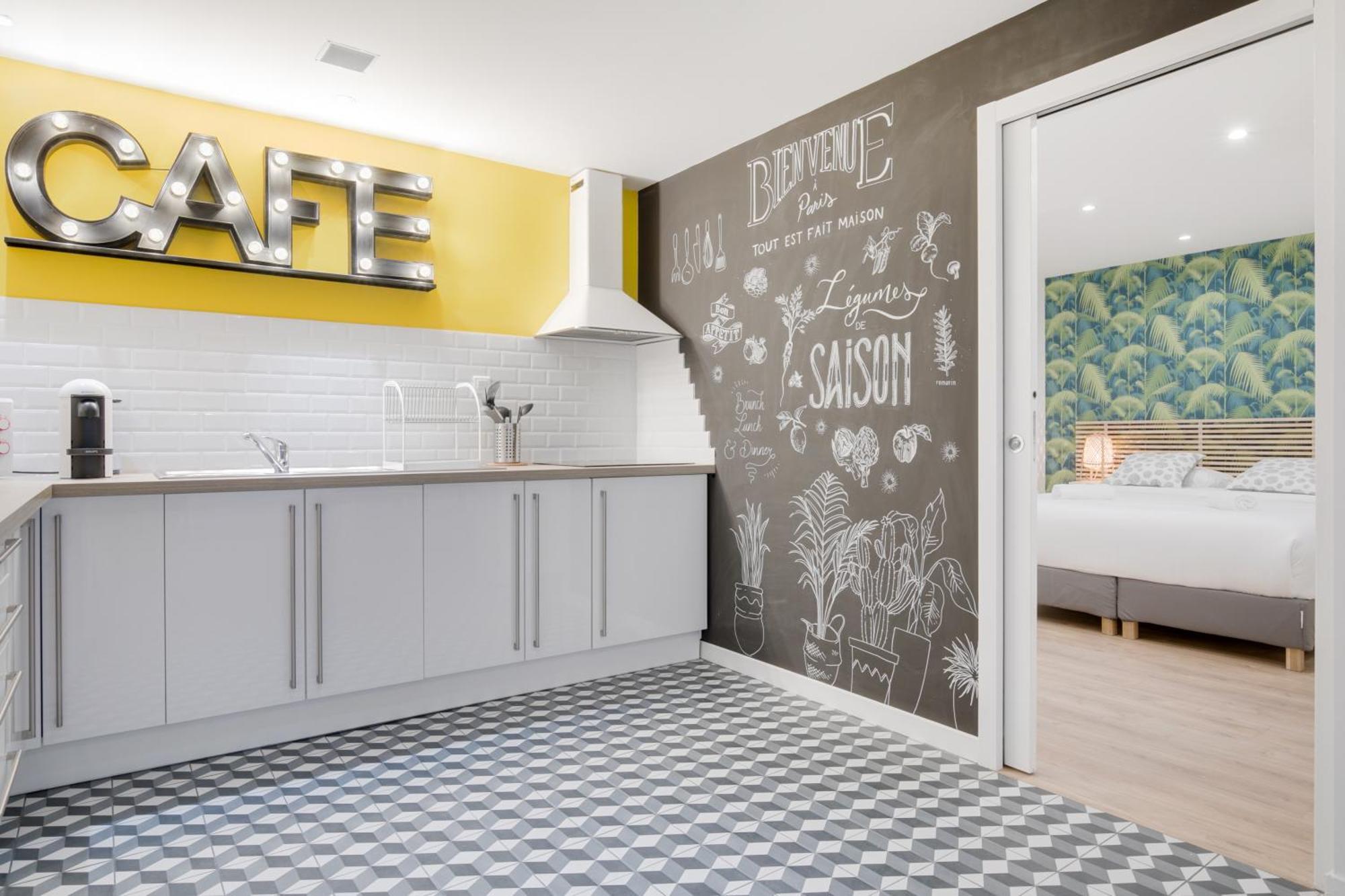 Loft Design For 8 People In Heart Of Appartement *