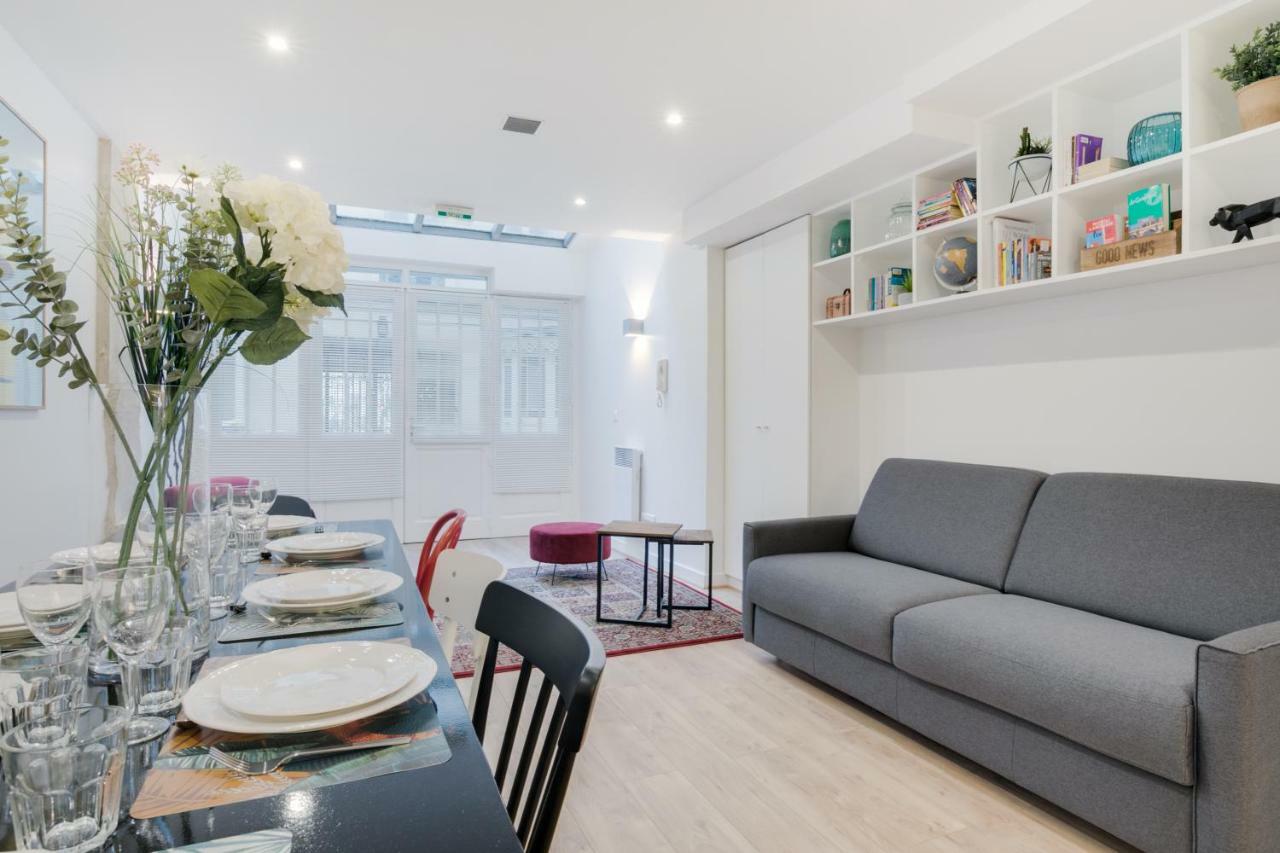 Loft Design For 8 People In Heart Of Appartement